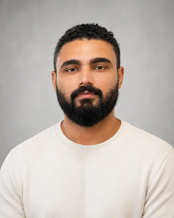 Mak — Senior Developer